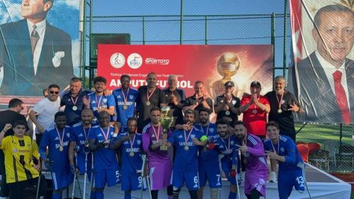 Şahinbey Ampute’den tarihi başarı, 3 kupa bir arada